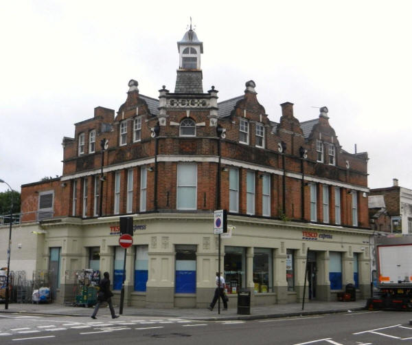 White Horse, 31 Uxbridge Road,, Shepherds Bush, W12 - in June 2011