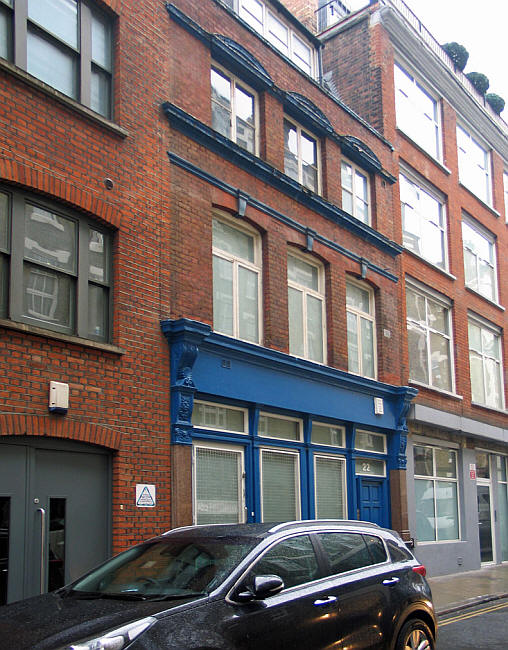 Red Lion, 22 Laystall Street, Holborn - in February 2015