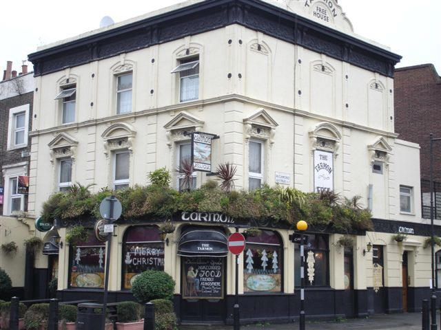 Duke of Richmond, 270 Caledonian Road - in December 2006