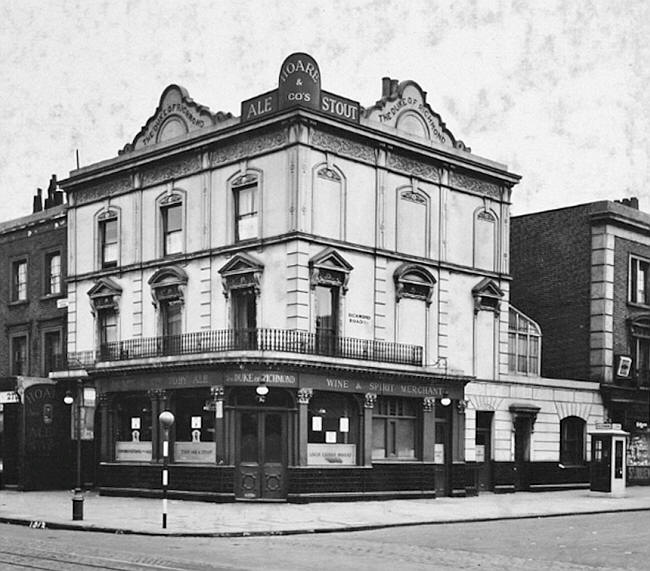 Duke of Richmond, 270 Caledonian Road & Richmond avebue - in circa 1935