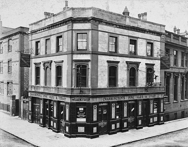 Florence Tavern, 50 Florence Street - in 1919 with landlord Alfred Smith