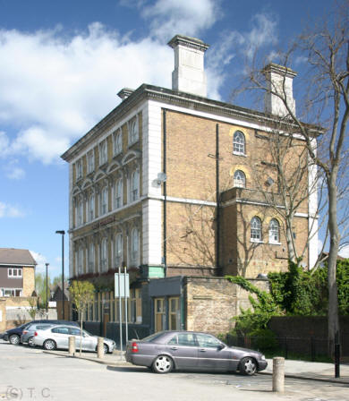 Lamb Tavern, 46 North Road, N7 - 20th April 2010