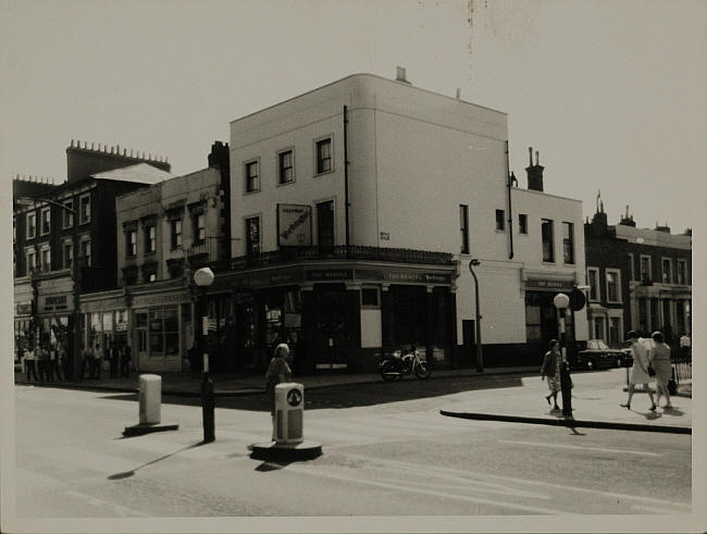 Medina Tavern, 172 Seven Sisters Road, Islington N7