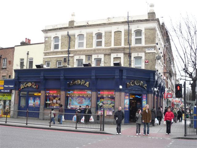 Nag's Head, 456 Holloway Road, N1 - in March 2008