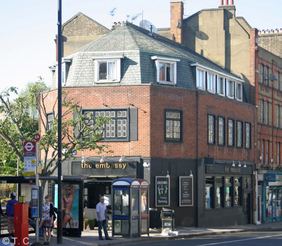 Old Thatched House, 117-119 Essex Road, Islington, N1 - in May 2010