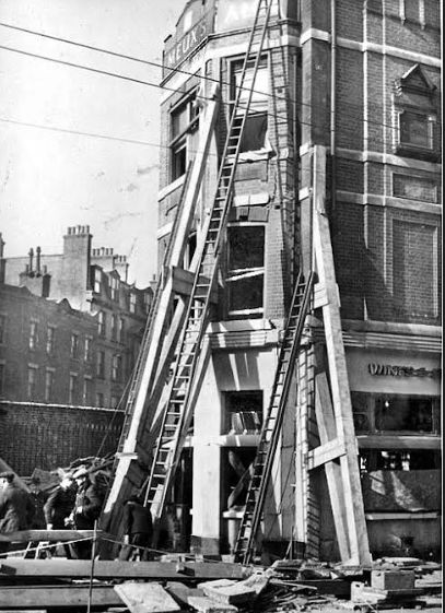 The bomb damaged Old Thatched House, 117-119 Essex Road, Islington, N1 - in 1941