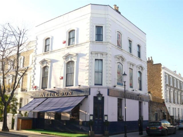 Abingdon Arms, 54 Abingdon Road, W8 - in January 2009