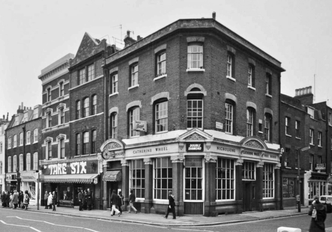 The Catherine Wheel, Kensington Church Street at the corner of Holland Street in 1975