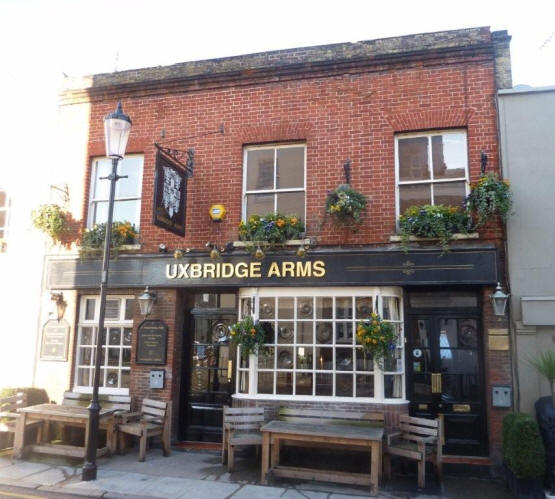 Uxbridge Arms, 13 Uxbridge Road W8 - in December 2009