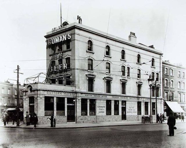 Eastern Hotel, 2 East India Dock Road - circa 1930s