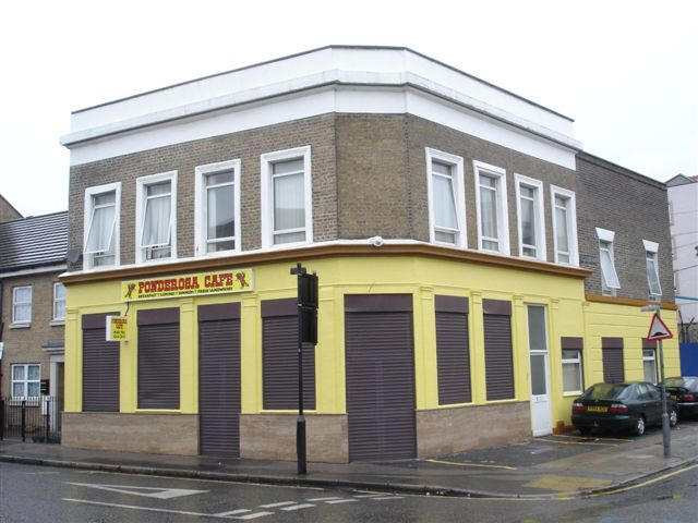 Galloway Arms, 61 Thomas Street, E14 - in May 2007