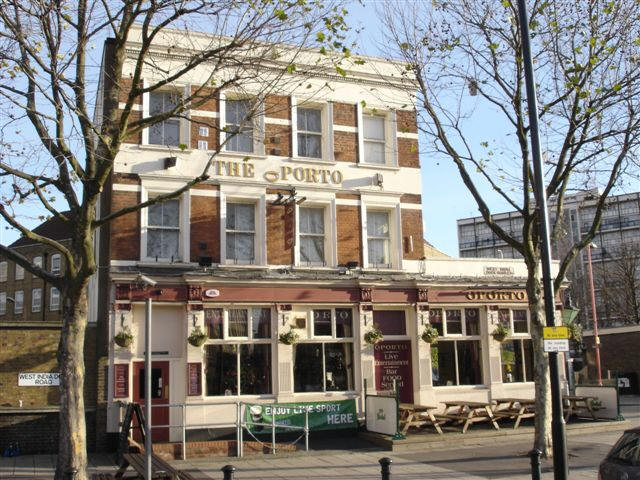 Oporto Tavern, 43 West India Dock Road - in December 2006