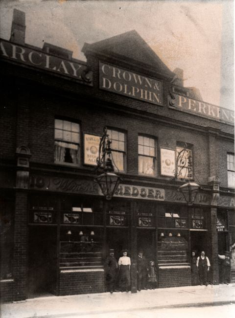 Crown & Dolphin, 10 Stepney High Street, Mile End - landlord Hedger