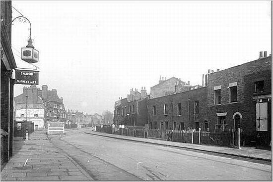 Devonshire Arms, 49 Devonshire Street, Mile End E1