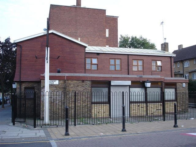 Prince Regent, 105 Globe Road - in September 2006
