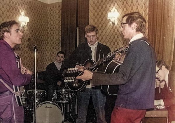 I played in a country and western band at the Salisbury Arms, in the 1960's. The band included B J Cole, Tom Fricker, Doug Smith.