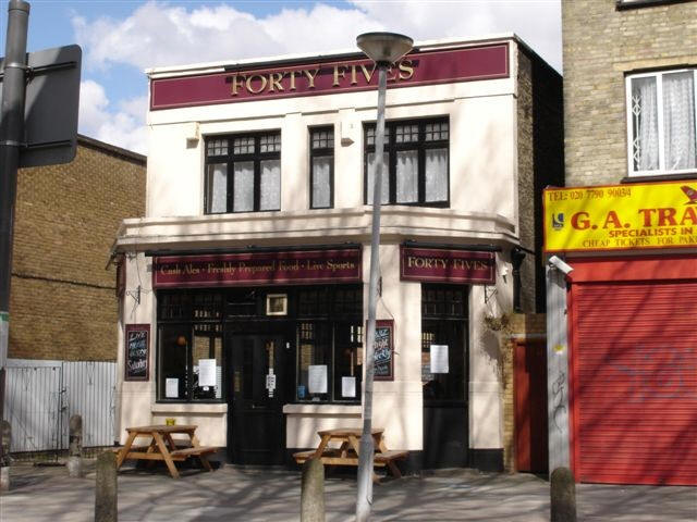 Three Cranes, 45 Mile End Road - in April 2006