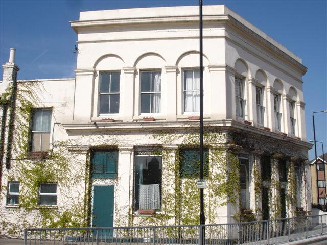 Sabbarton Arms, 99 Upper North Street, E14 - in April 2007