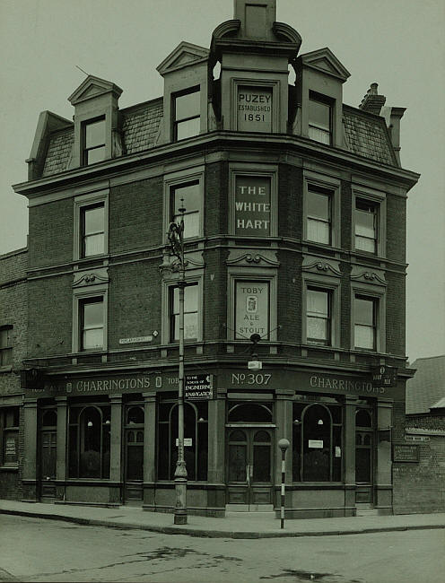 White Hart, 307 High Street, Poplar - Landlord Puzey