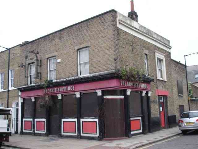 British Prince, 49 Bromley Street - in September 2006