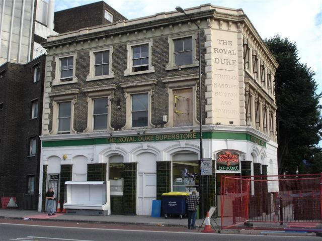 Royal Duke, 474 Commercial Road - in August 2006