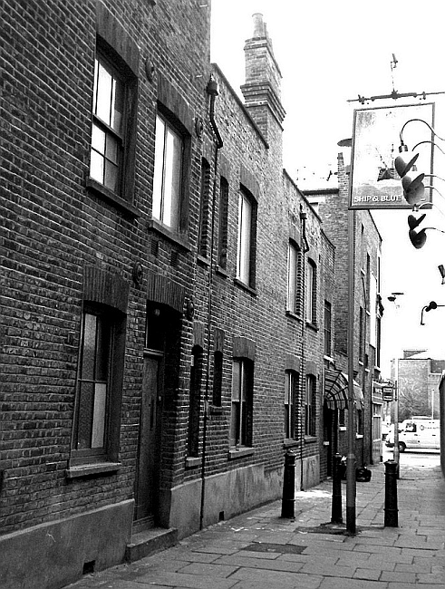 Ship & Blue Ball, 13 Boundary Street E2 - in 1990