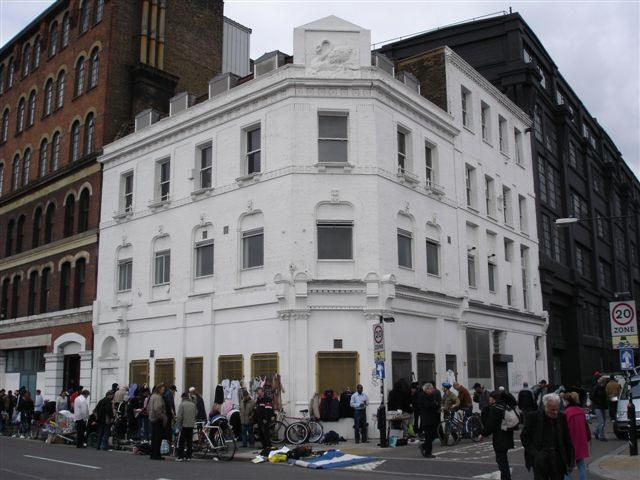 Swan, Bethnal Green Road - in May 2006