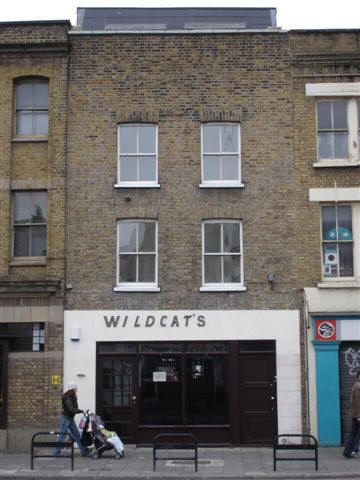 White Bear, 95 Kingsland Road - in December 2006