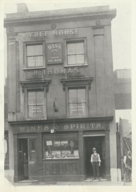 Hop Pole, 14 Gambia Street SE1 - circa 1922, landlord H Thomas