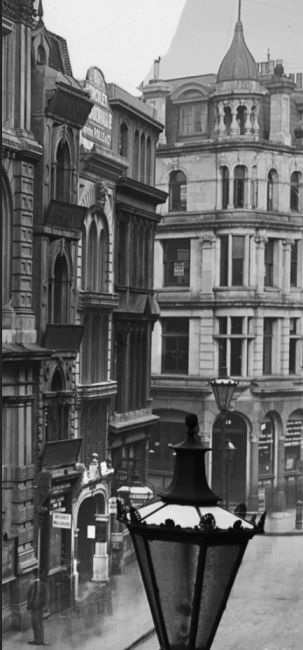 Hercules Tavern, 119 Leadenhall street circa 1893. The landlords are the Rolles Brothers, the turning on the left is St Mary Axe.