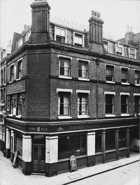 Goldsmiths Arms, 13 Bartholomew close and Albion mews, St Bartholomew - in 1936