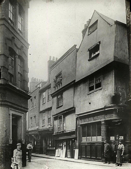 Ye Old Dick Whittington, 24 Cloth Fair