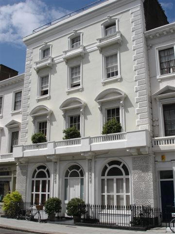 Denbigh Arms, 3 Denbigh Place, SW1 - in July 2007