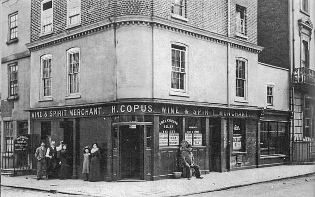 White Bear, 64 Park Street, St George Hanover Square - circa 1900