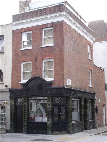 Chequers, 44 Old Street, EC1 - in October 2007