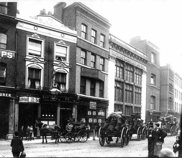 Sun Dial, 88 Goswell Road in the late 19th century