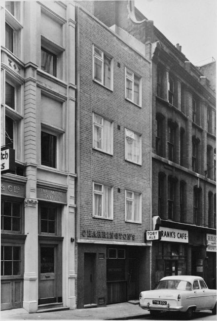 The Britannia in c1960, the pub has been rebuilt and enlarged, The Mitre is now next door.
