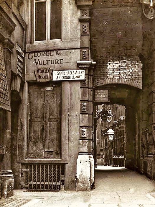 George & Vulture, with sign to St Michales alley and Cornhill, established 1600