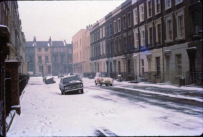 Edis Street with the Queens Tavern on the right hand side - in February 1965