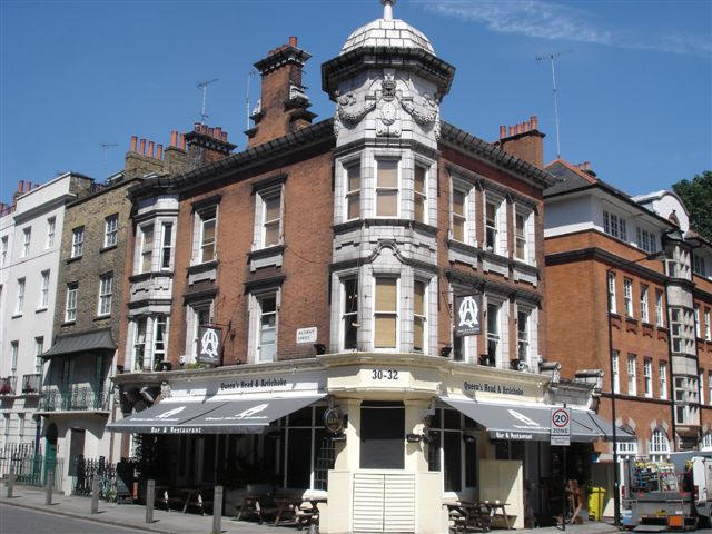 Queens Head & Artichoke, 30-32 Albany Street, NW1 - in May 2007