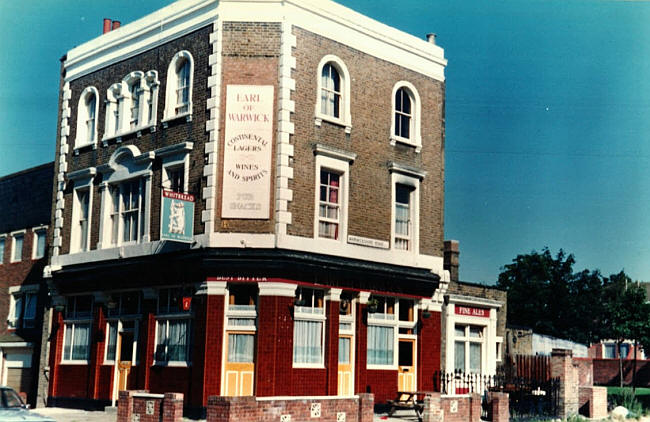 Earl of Warwick, 9 Beatty Road, N16 - in 1988