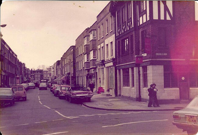 Prince of Wales, 1 - 3 Allen Road N16