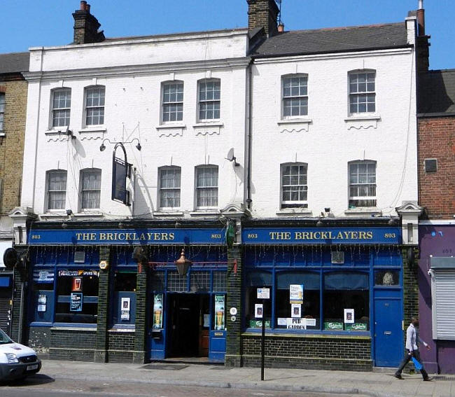 Bricklayers Arms, 803 High Road, Tottenham N17  - in May 2011