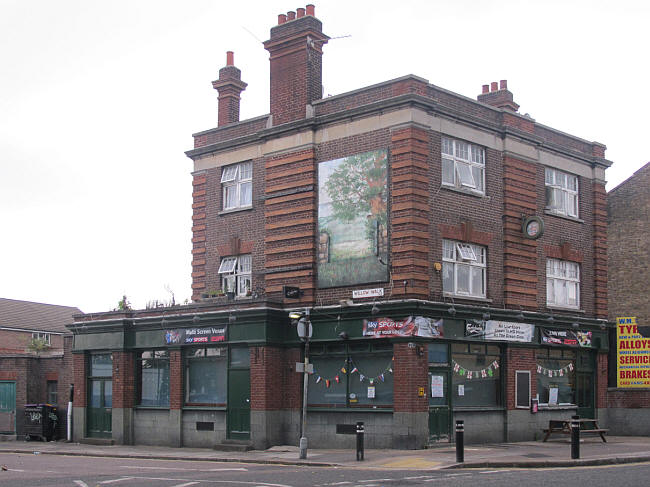 Green Gate, 492 West Green road, Tottenham N15 - in 2014