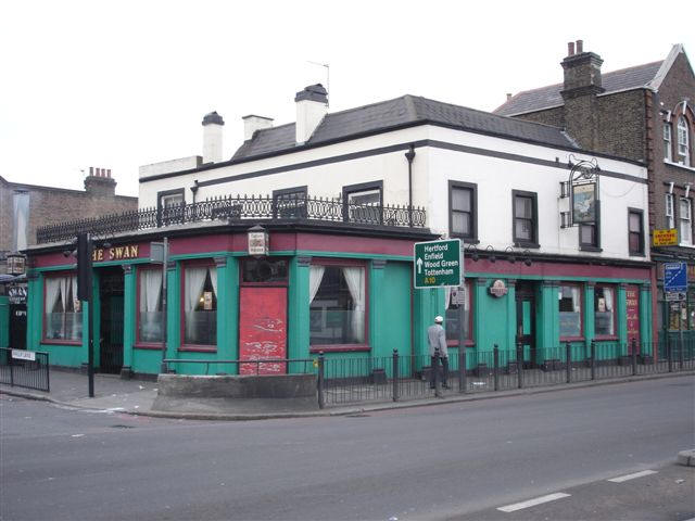 Swan, 363 High Road, Tottenham, N17 - in March 2007