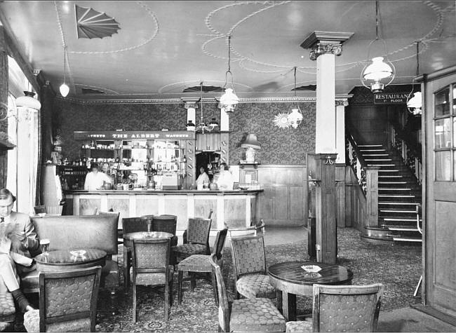 Albert, 52 Victoria Street & Buckingham gate - interior of the public bar in 1971