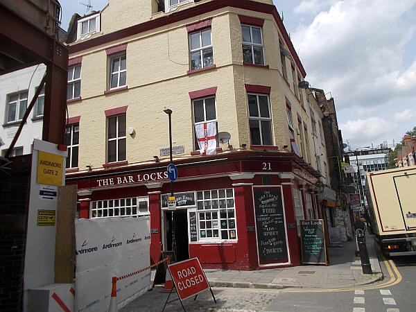 The Bar Locks, 21 Whitchurch Lane, Whitechapel E1 - in June 2018