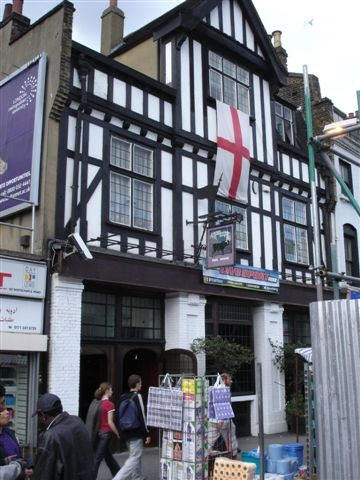 Black Bull, 199 Whitechapel Road; formerly at 95 Whitechapel Road - picture taken in August 2006