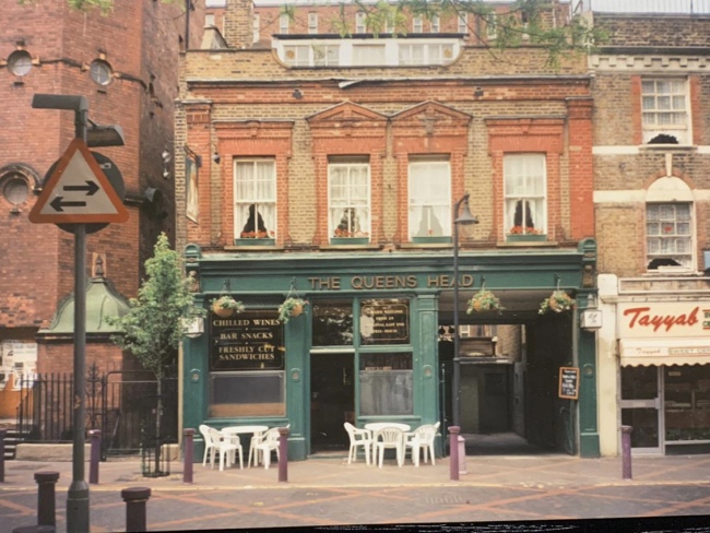 Queens Head, 83 Fieldgate Street, Whitechapel E14 - in December 2006