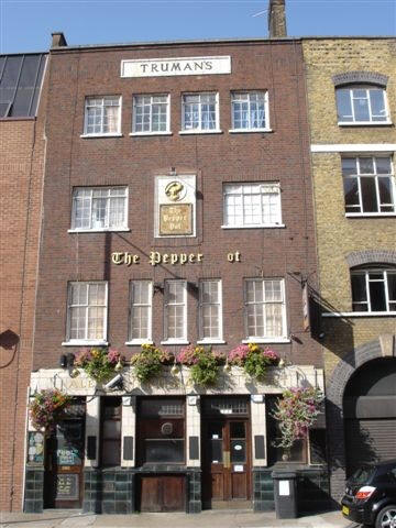 Pepper Pot, 22 Dock Street - in September 2006